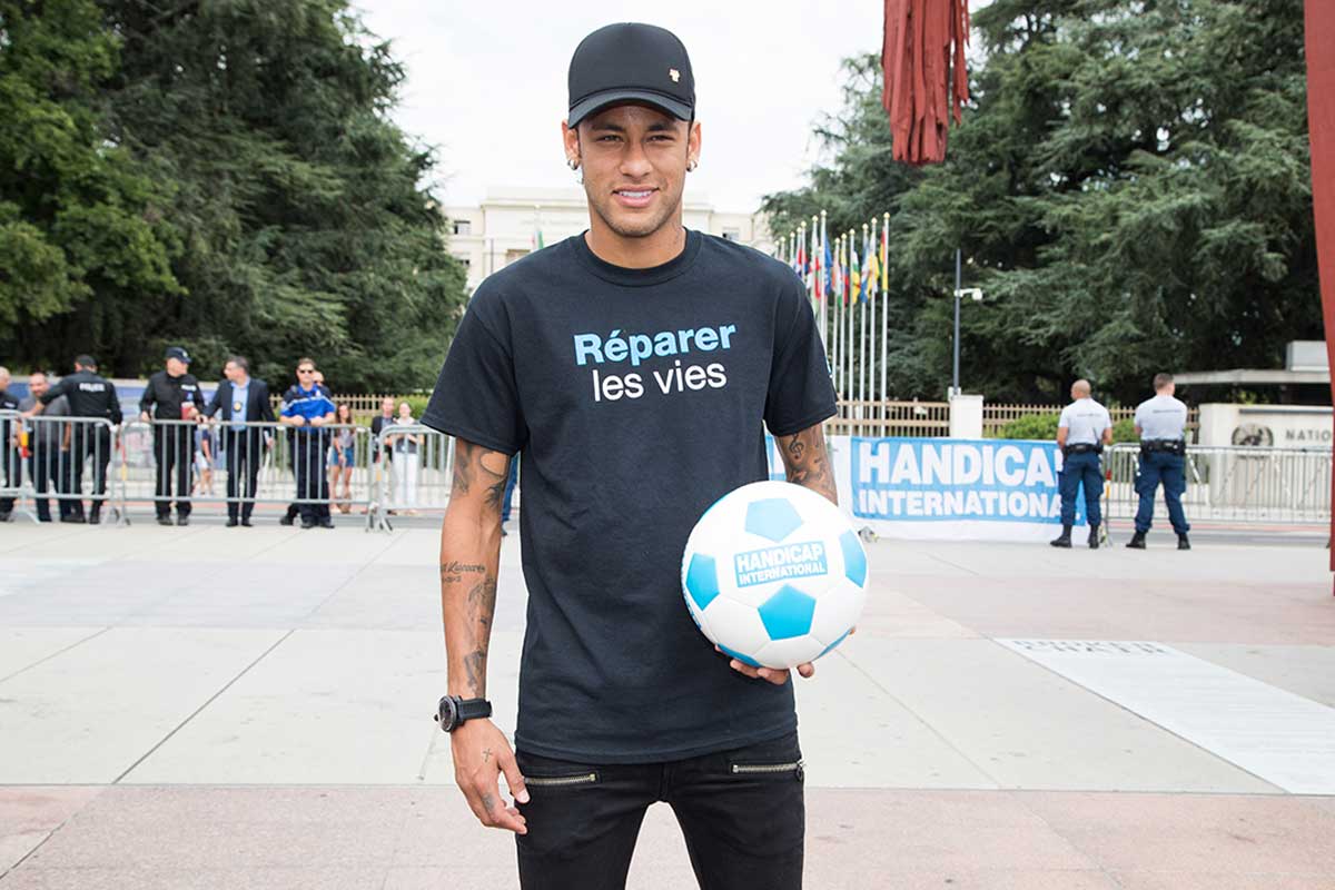 Neymar holding an HI football © UN Photo/Elma Okic