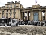 Twenty-seven French members of Congress gathered outside the National Assembly in Paris on 7 November. They invited President Macron to commit himself to ending the bombing of populated areas.