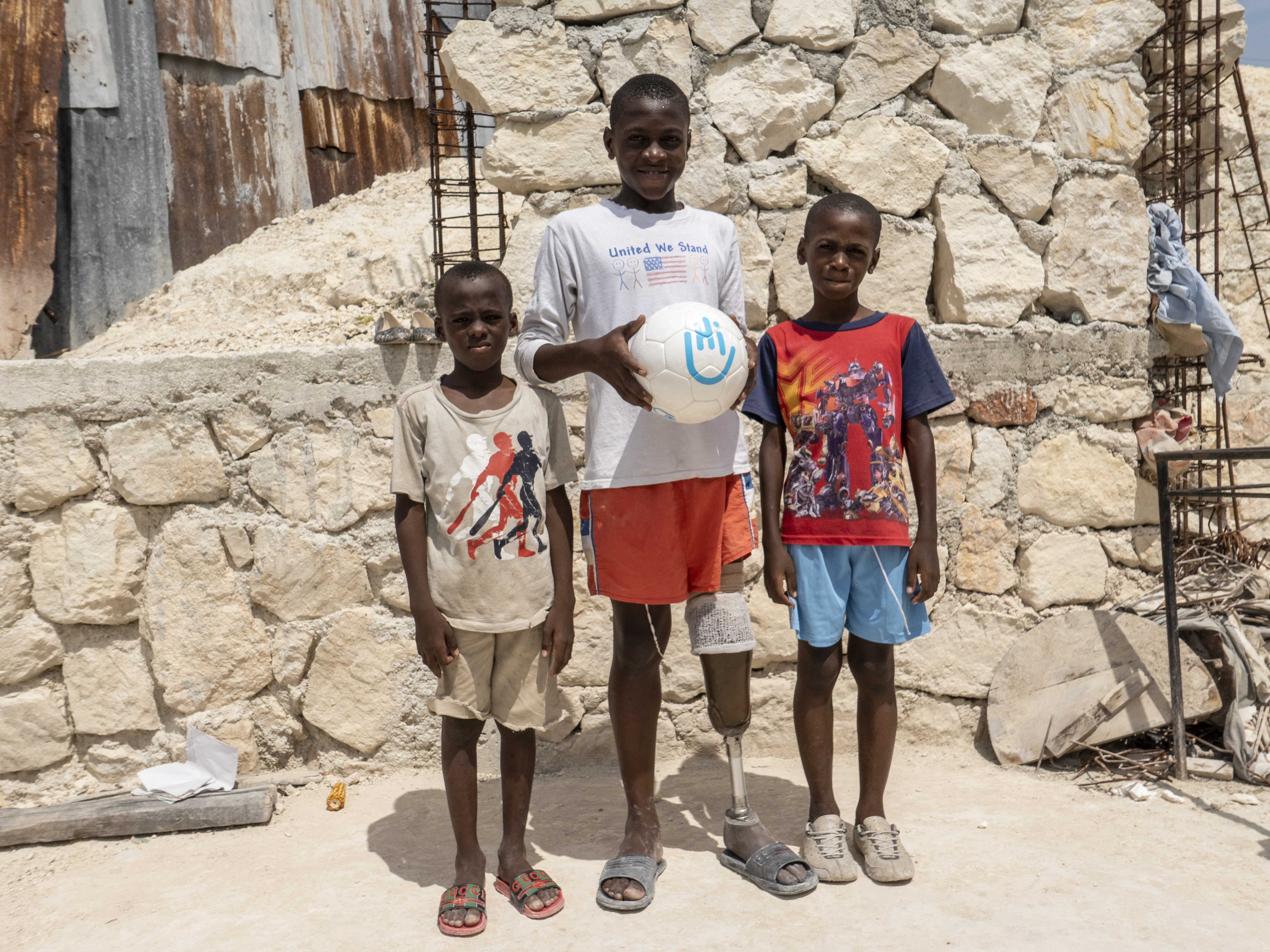 Moise, amputated after the earthquake in Haiti in 2010, received a prosthesis and followed rehabilitation sessions with HI and with the support of HHH rehabilitation center.