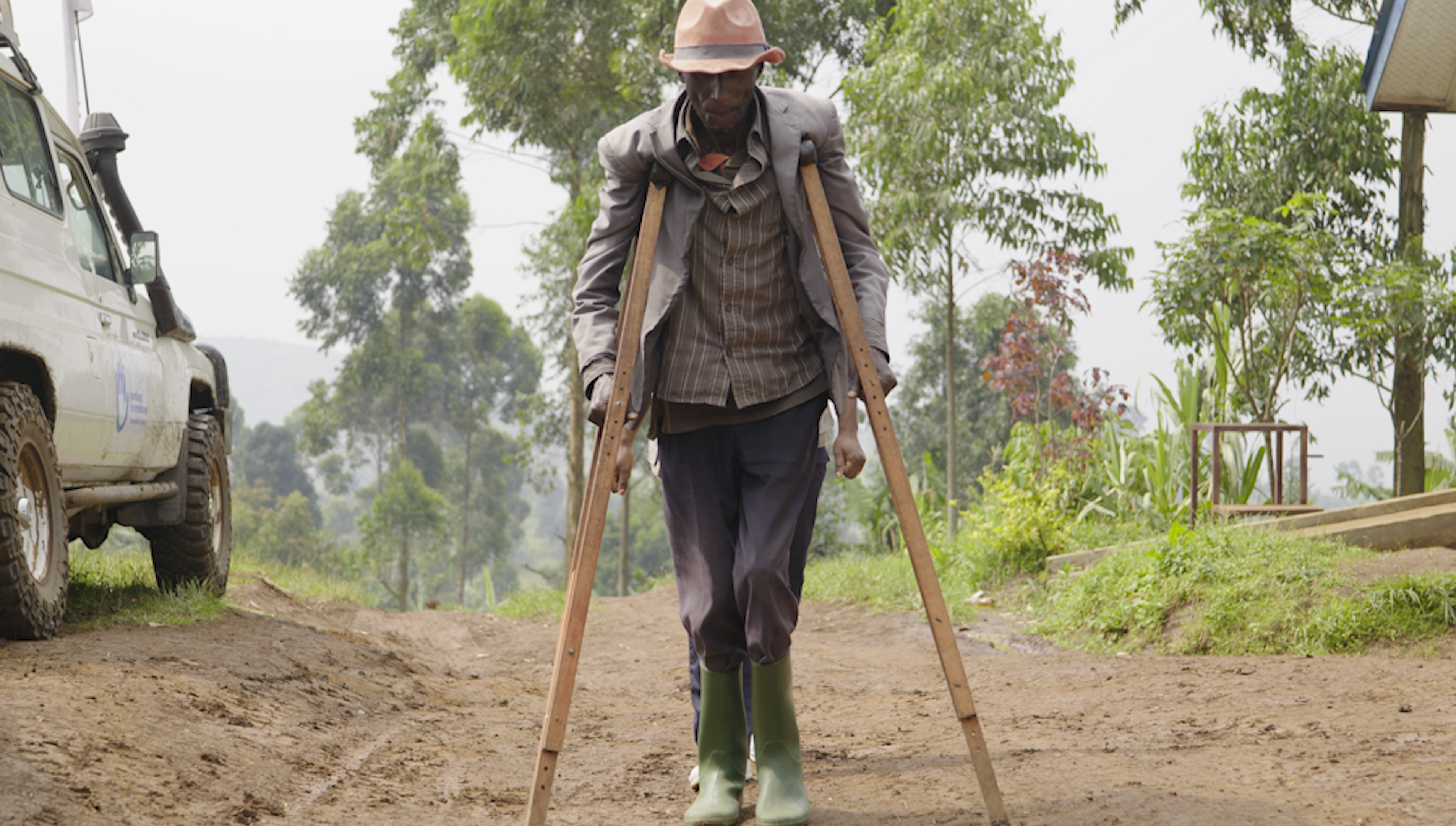 At 99, Léo, displaced by war in DRC, is walking again 