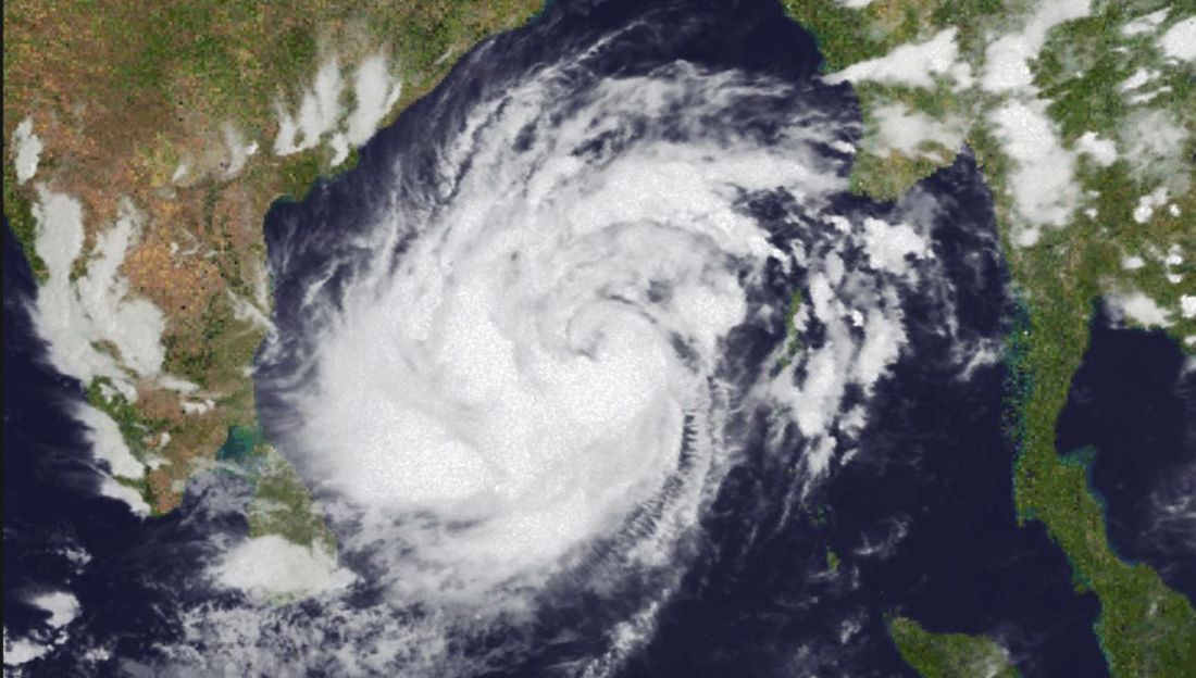 Overview of Cyclonic storm Mocha approaching the coast of Bangladesh and Myanmar 