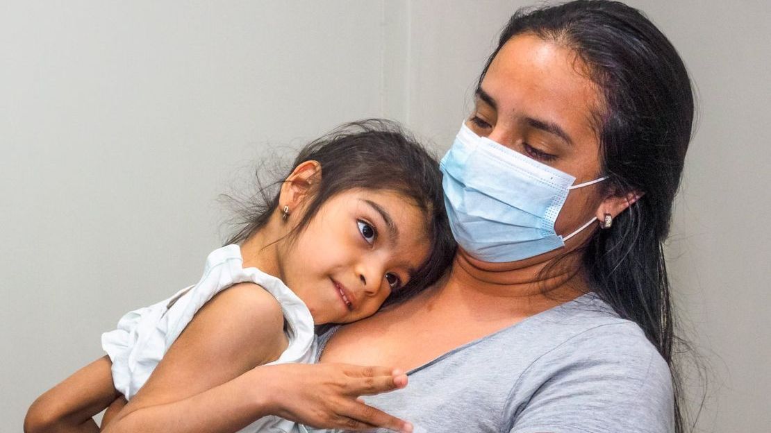 Luisa and her daughter Alicia, Venezuelan refugees living in Peru.  