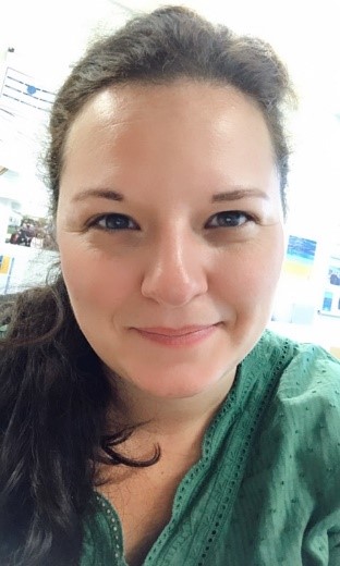 Close up portrait of woman smiling 