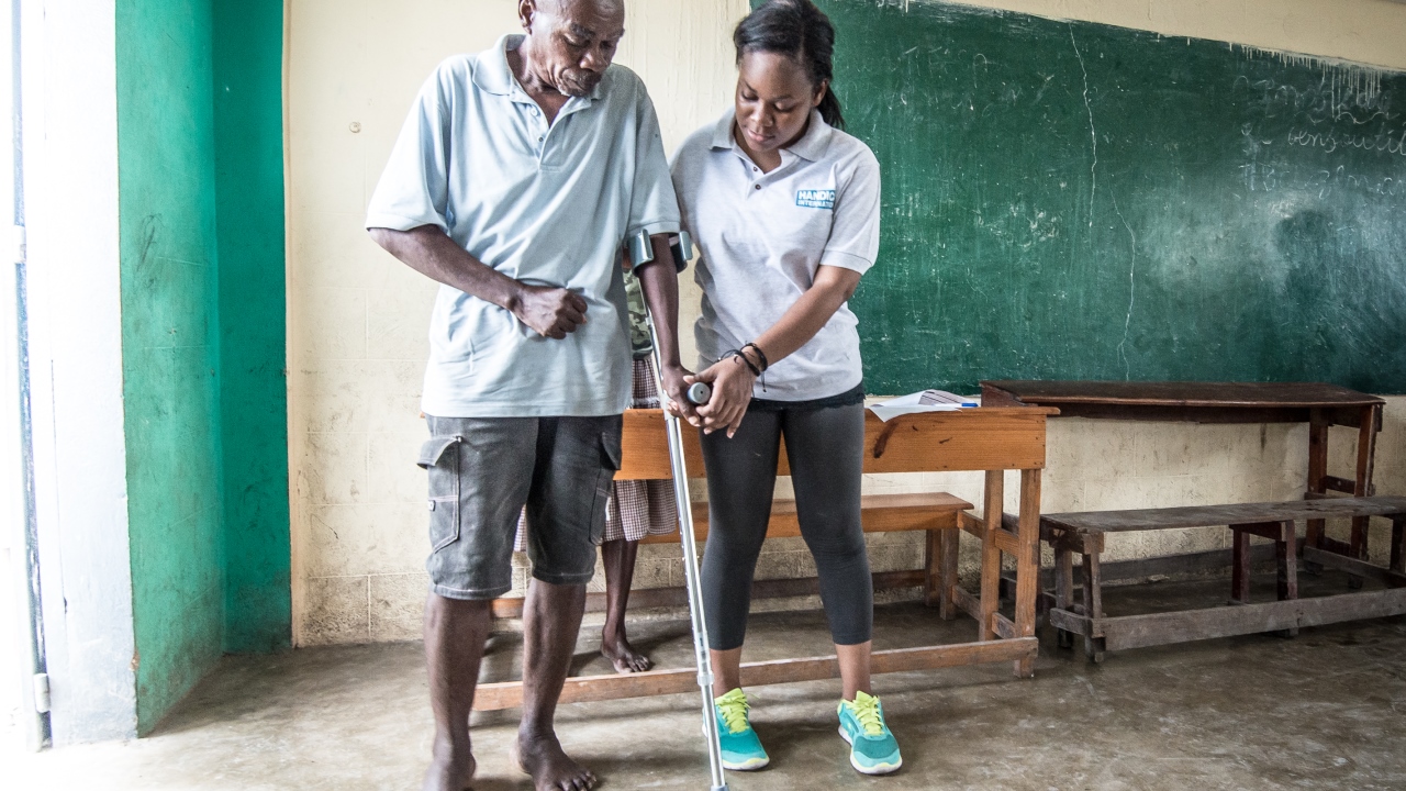 HI physio Jeannica during a rehabilitation session with Velium