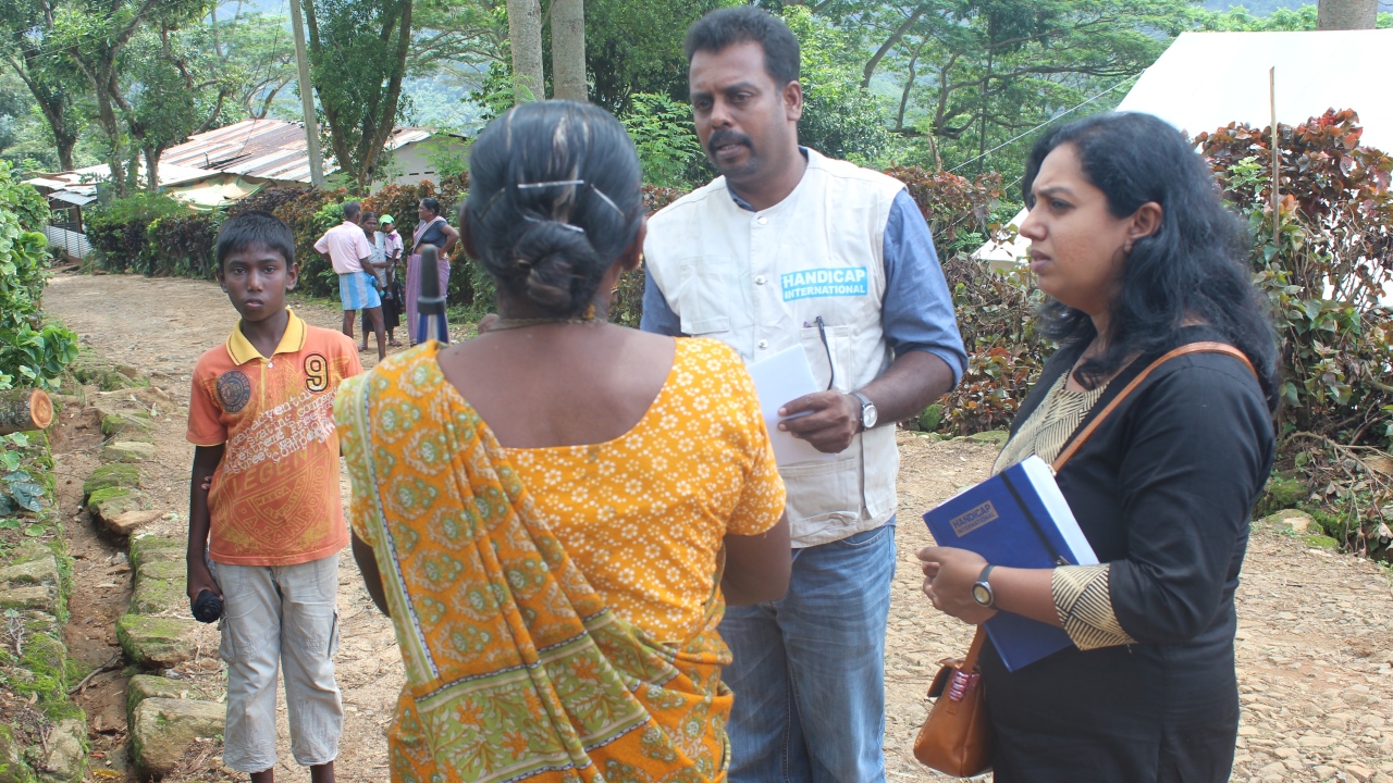 Handicap International team evaluating the situation of Kegalle district villages affected by landsides. Some people lost their loved ones. Many of them lost their house, livelihood and are currently living in welfare camps.