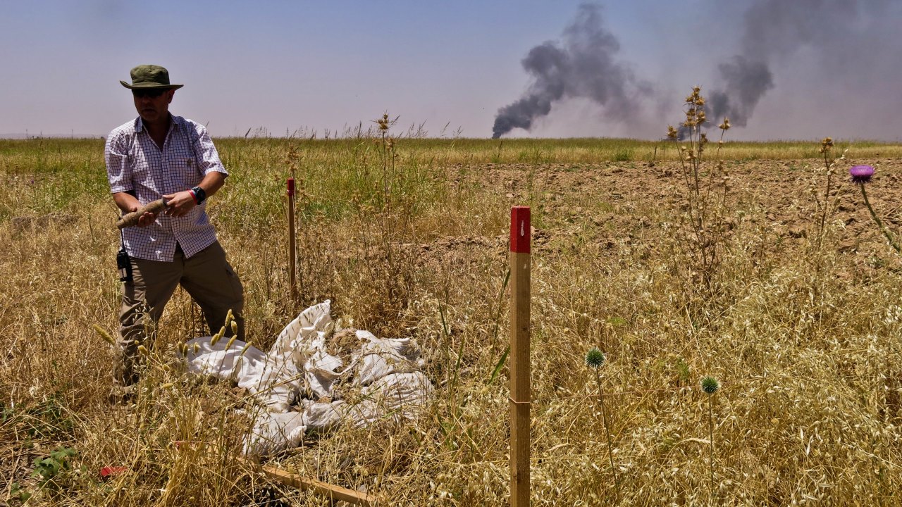 Handicap International’s demining expert, Simon Elmont, coordinates the organization’s efforts to protect civilians from explosive remnants of war in Iraq.