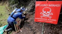Training deminers in Colombia with Handicap International