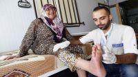 After 8 months living in Zaatari refugee camp Ebtesam fractured her hip. Ebtesam had several rehabilitation sessions with a Handicap International physical therapist and was given a walking frame and stick. Jordan