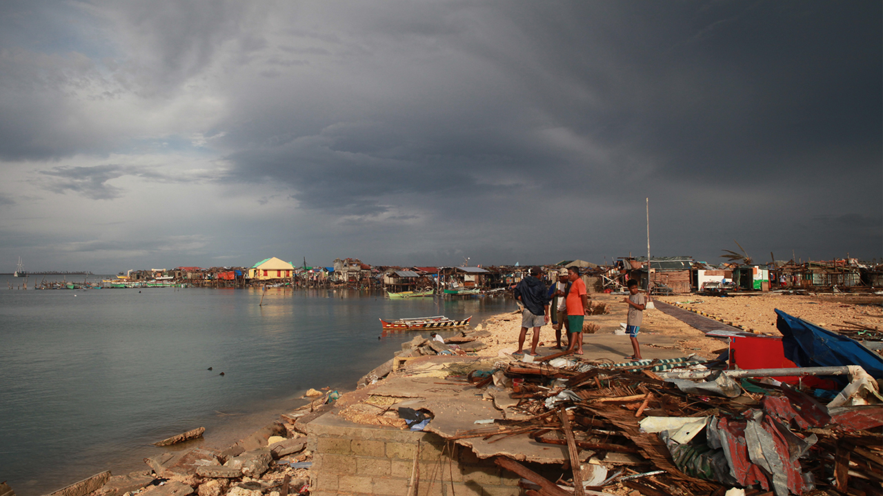 Typhoon Haima in the Philippines: Handicap International assessing the needs of those affected